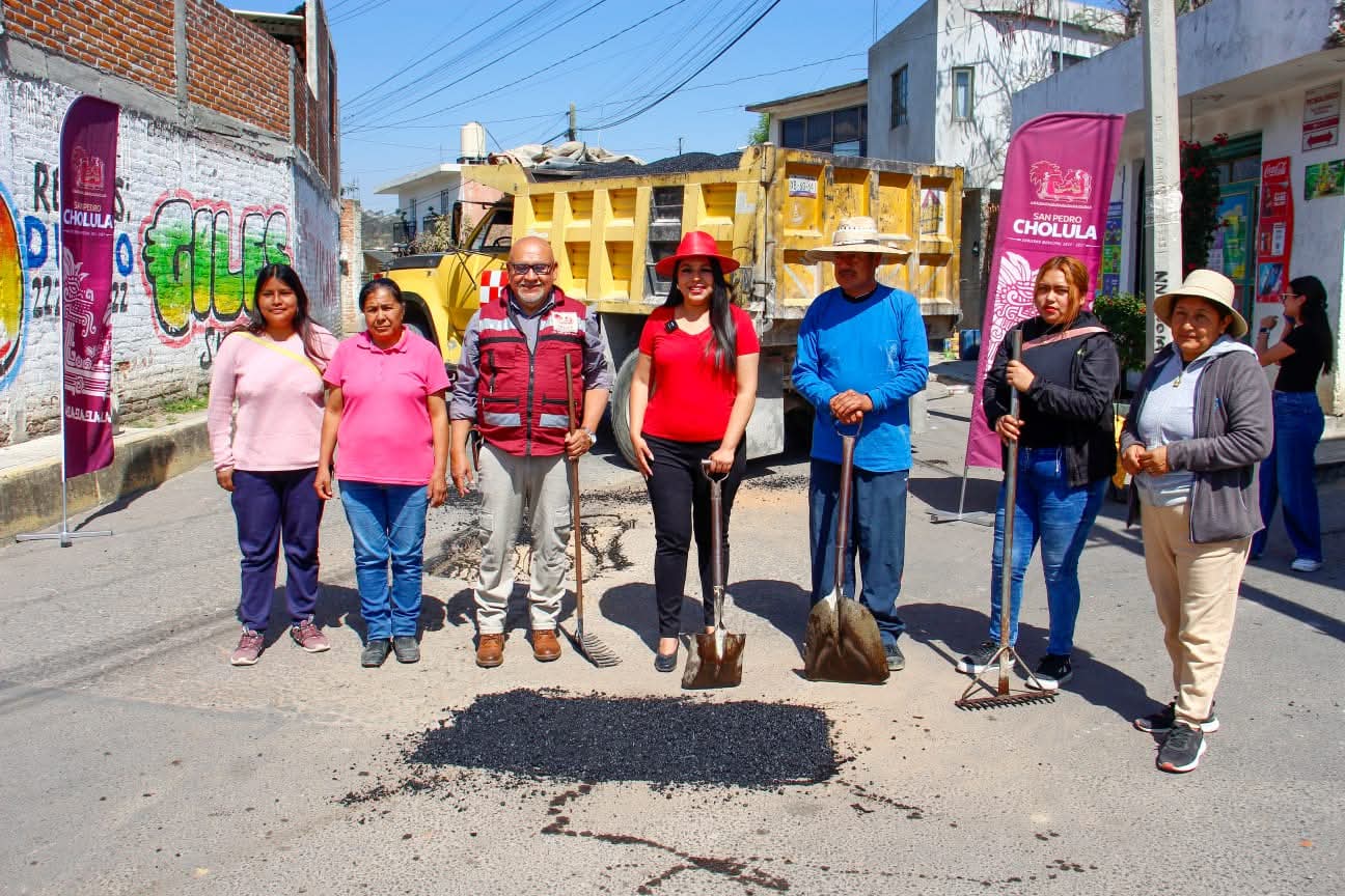 Tonantzin Fernández arranca bacheo en San Cristóbal Tepontla 