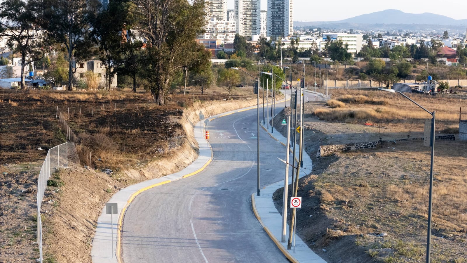 Mejora Lupita Cuautle conexión hacia la Vía Atlixcáyotl con entrega de obra