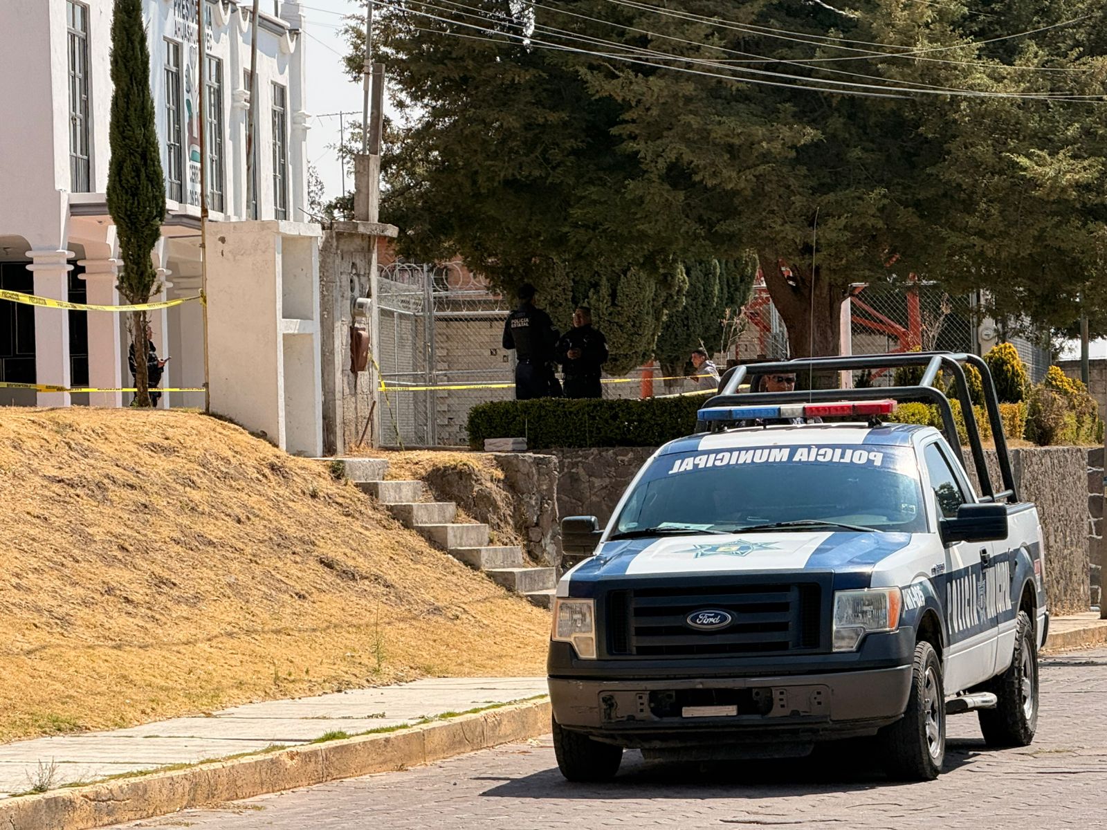 Dañan cajero y sospechan robo, en Tzompantepec; autoridades ya investiga