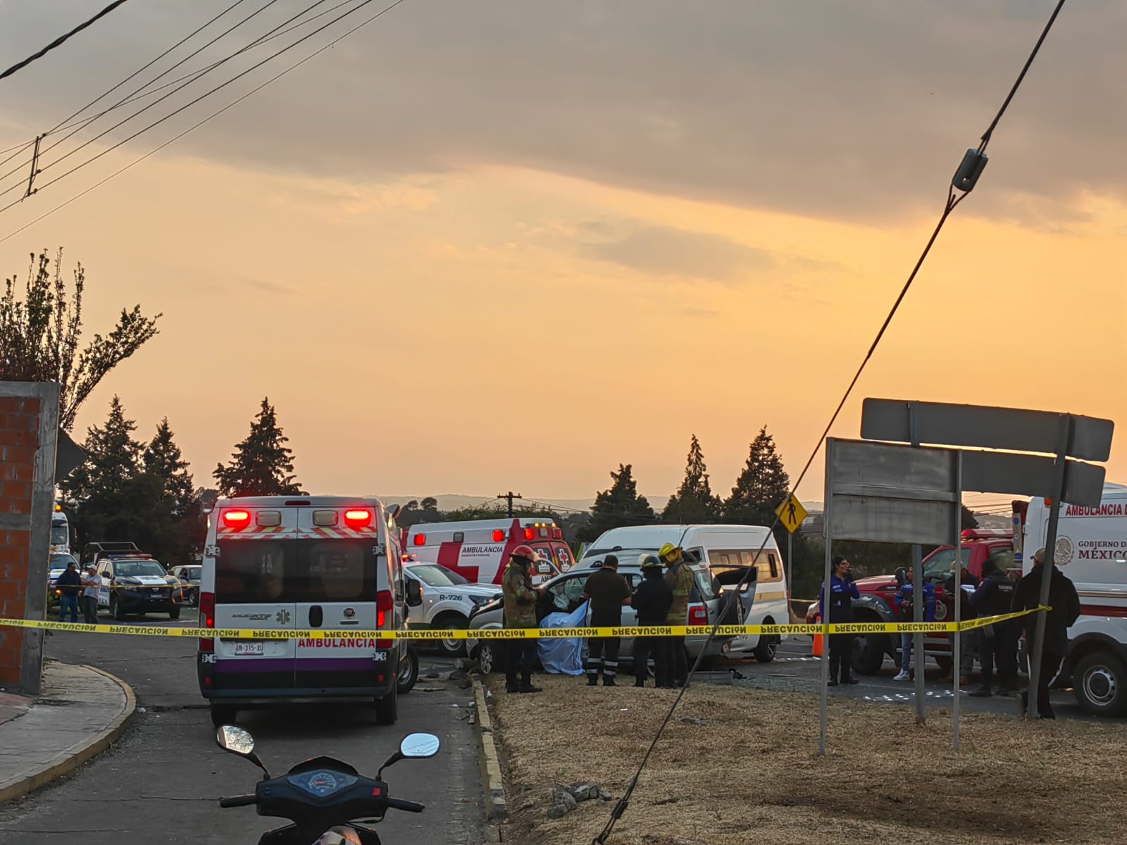 Fallece mujer tras choque entre colectiva y camioneta en la Apizaco–Tlaxco