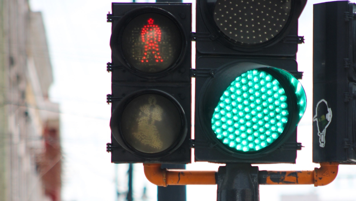 Puebla busca modernizar su red semafórica con nueva licitación para mejorar la movilidad