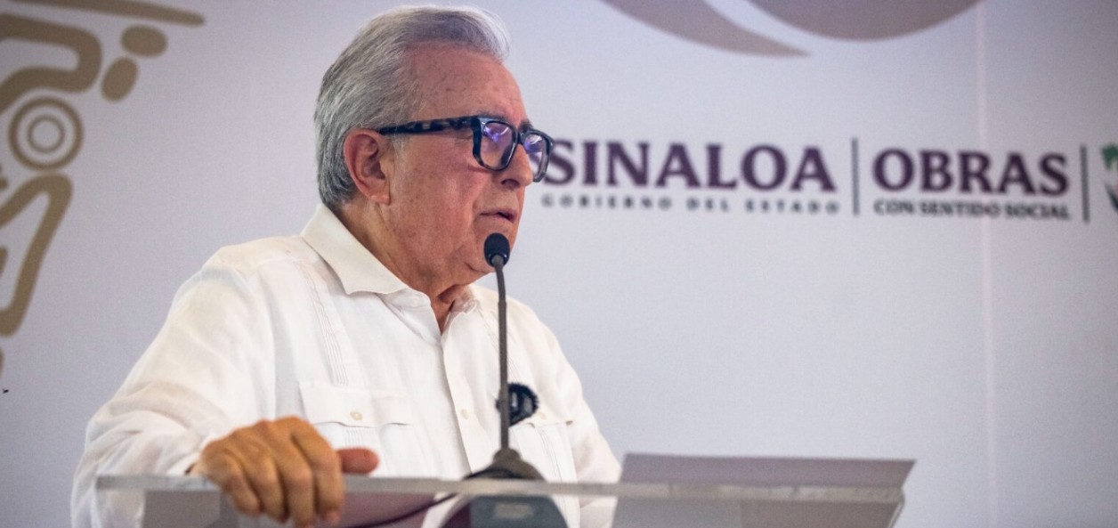 Rubén Rocha Moya durante un evento público