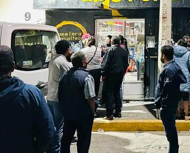 Asesinan a dueño de papelería durante asalto en Atltzayanca; vecinos estallan contra autoridades