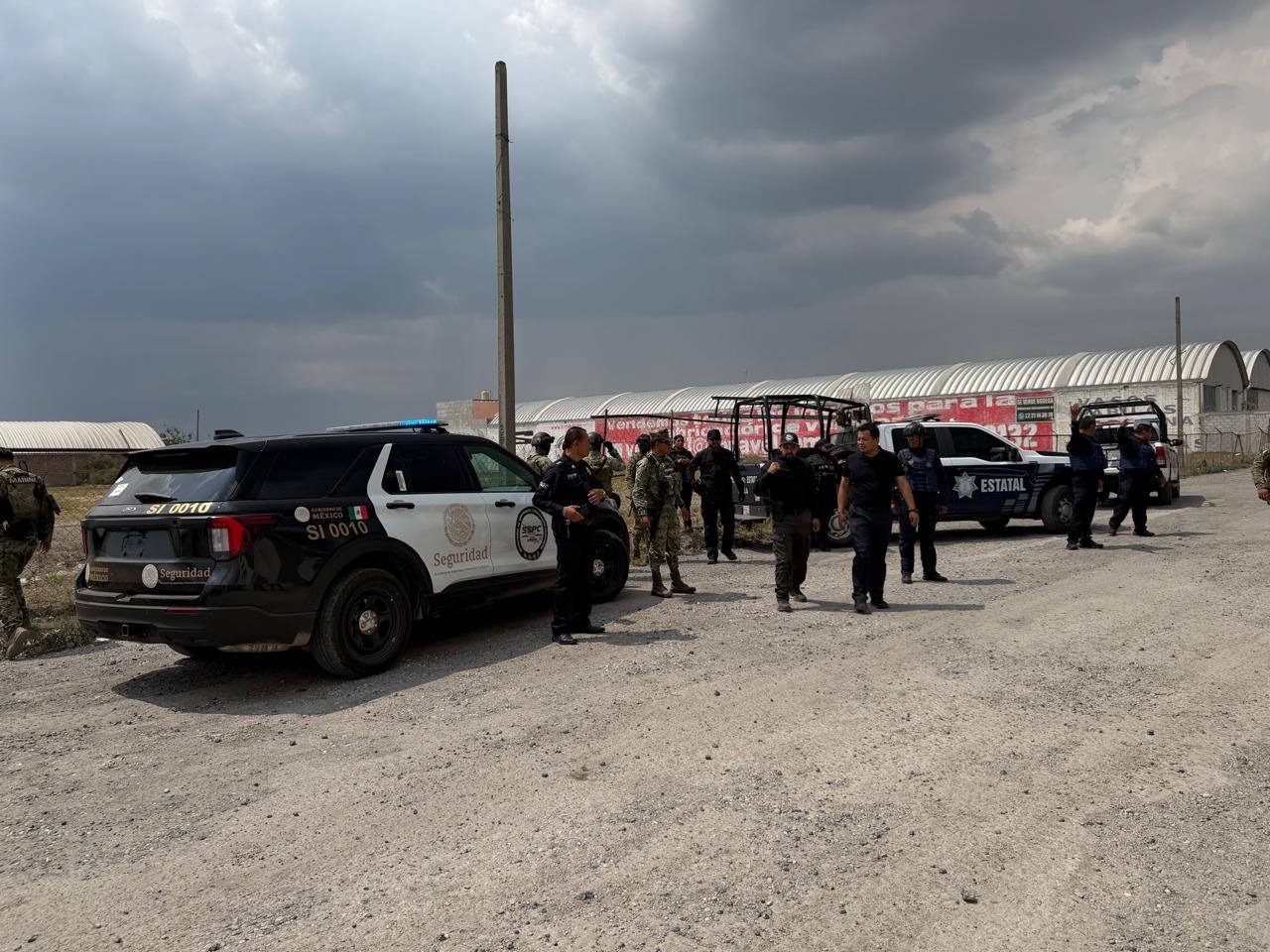 Detienen en Coronango a sujetos que viajaban en vehículo bajo seguimiento oficial