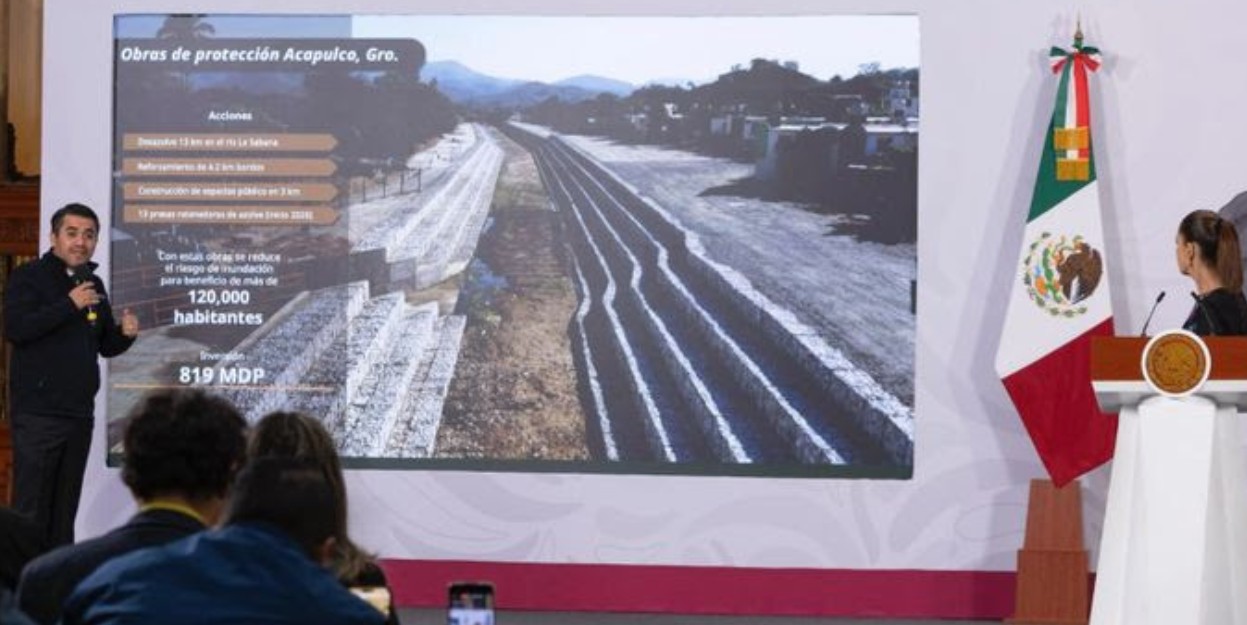Claudia Sheinbaum durante anuncio de obras contra inundaciones.