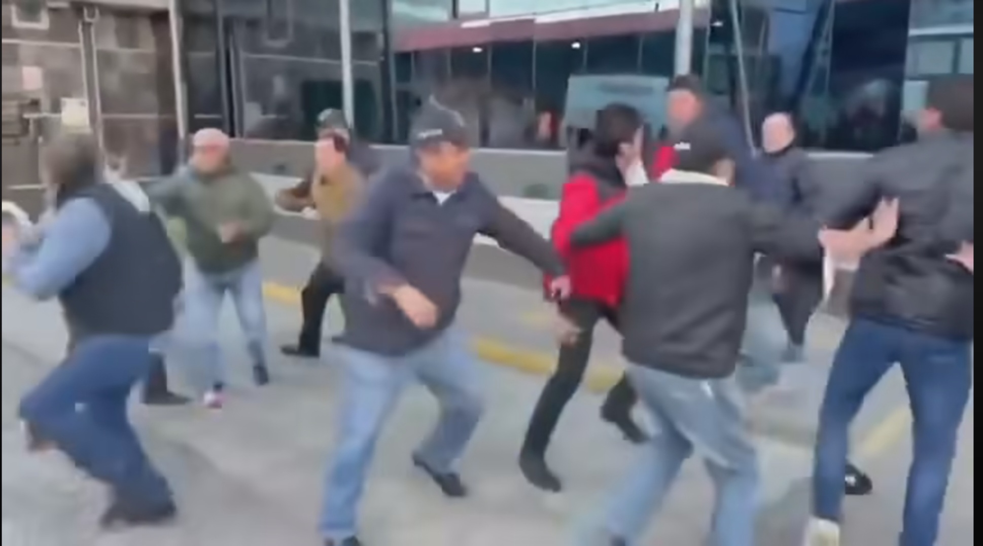 A golpes concesionarios de ATAH pretenden solucionar diferencias