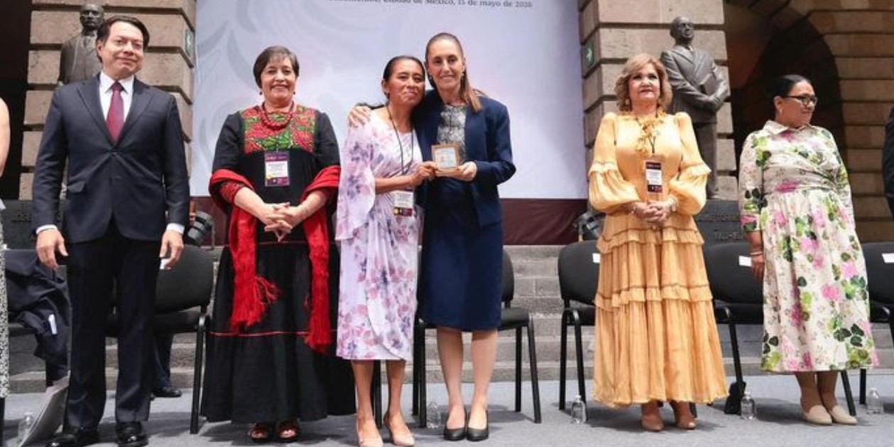 Claudia Sheinbaum durante evento del Día del Maestro