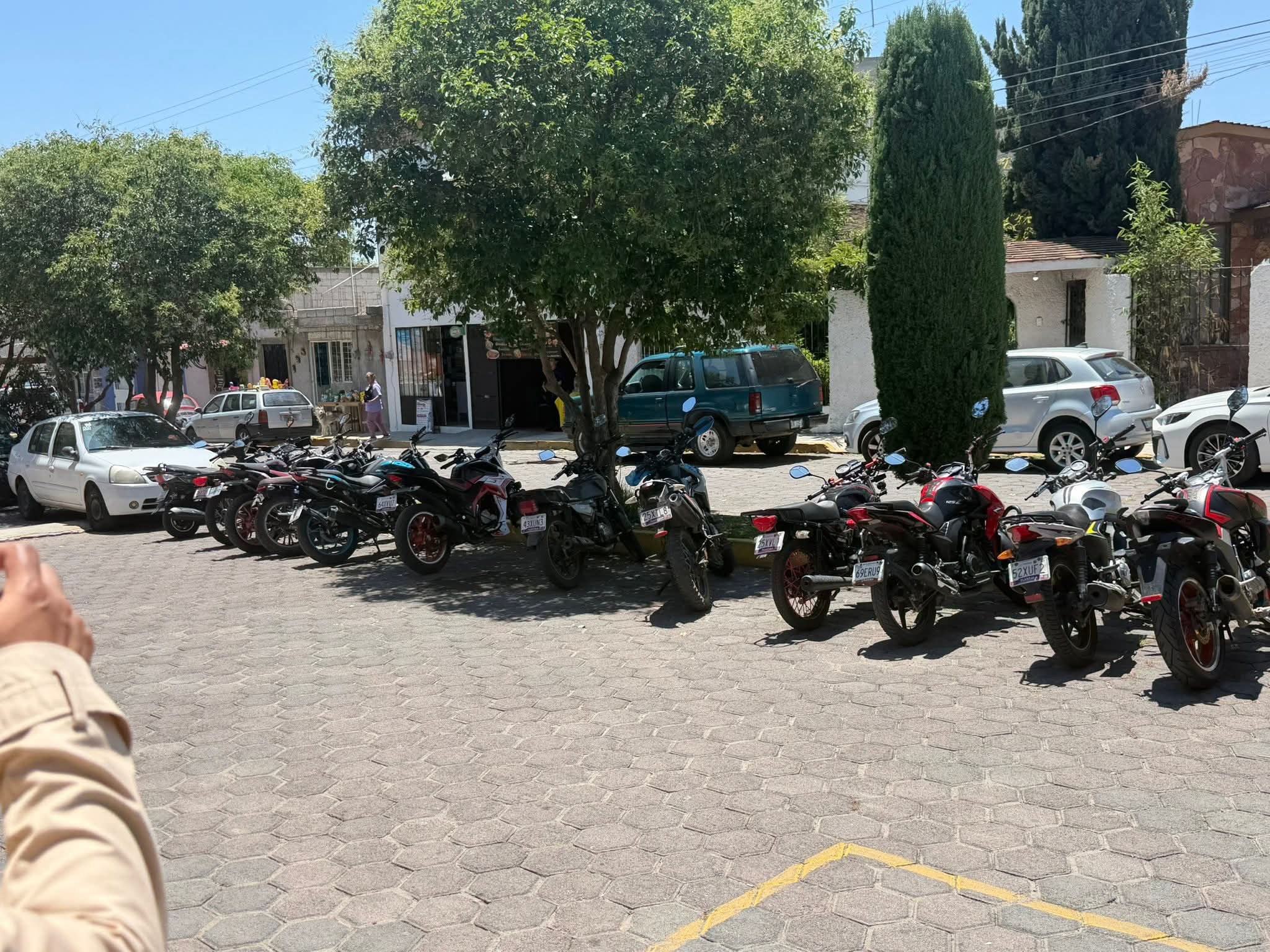Detectan motocicletas irregulares en las inmediaciones del CBTiS 61 en Huamantla; aplican operativo