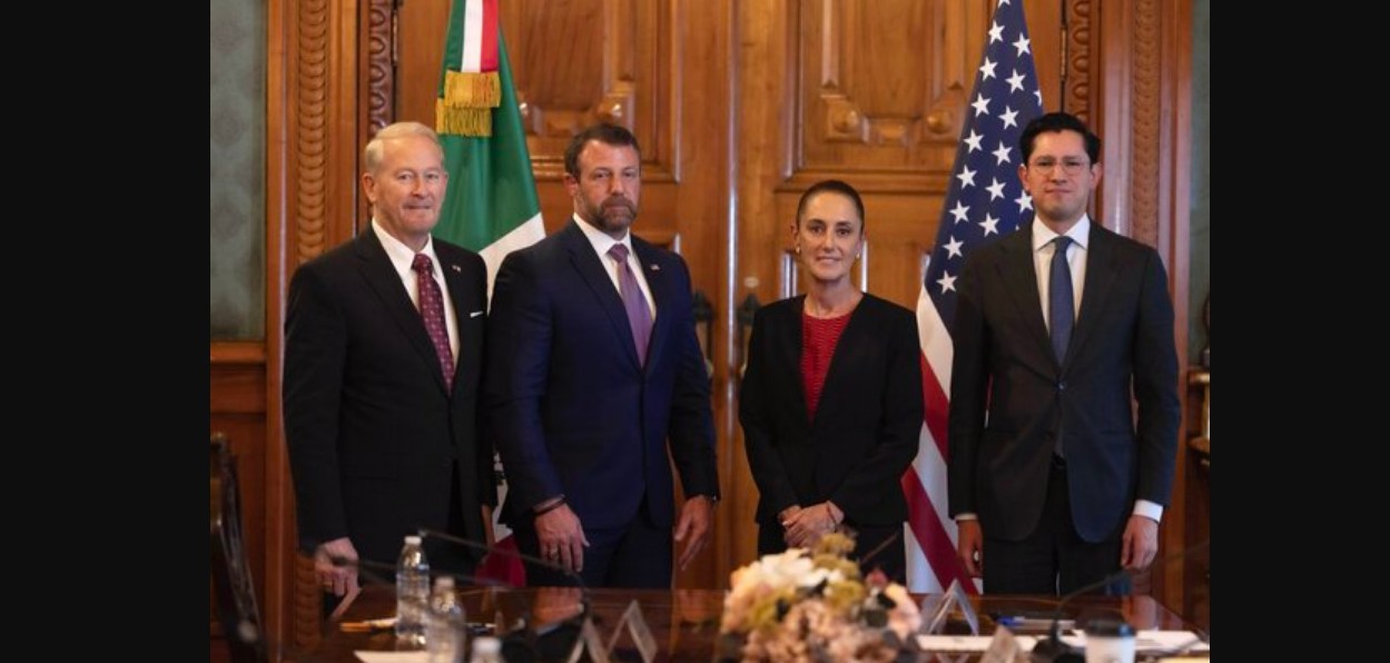 Claudia Sheinbaum reunida con funcionarios de Estados Unidos