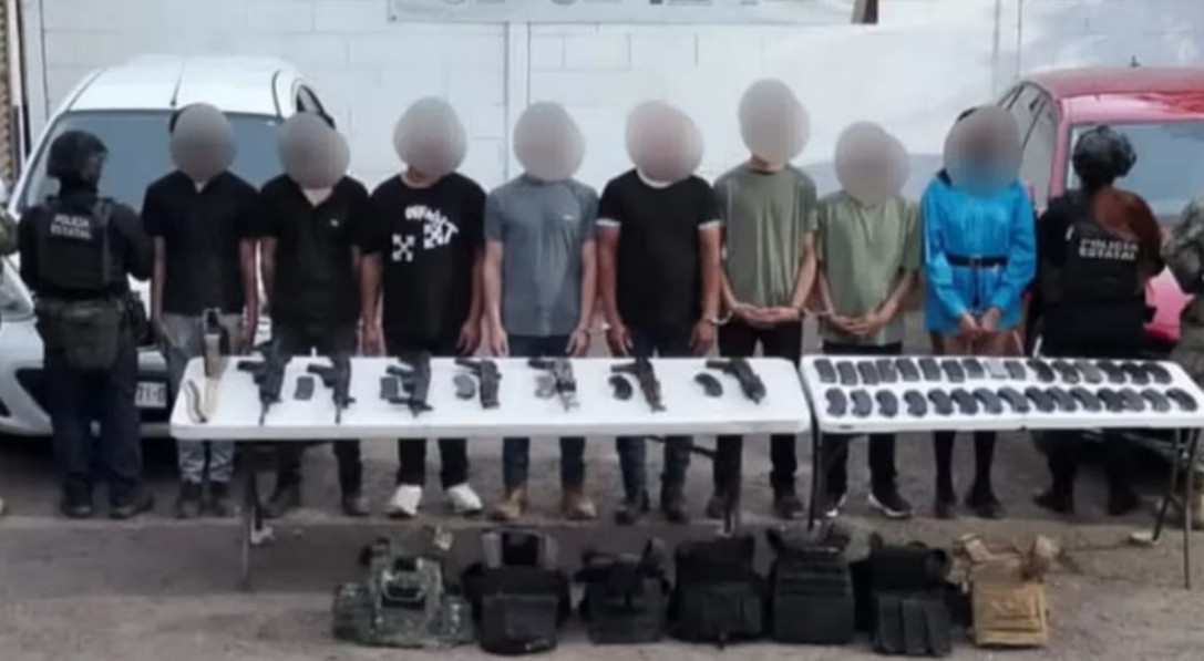 Militares y patrullas durante operativo en Culiacán.