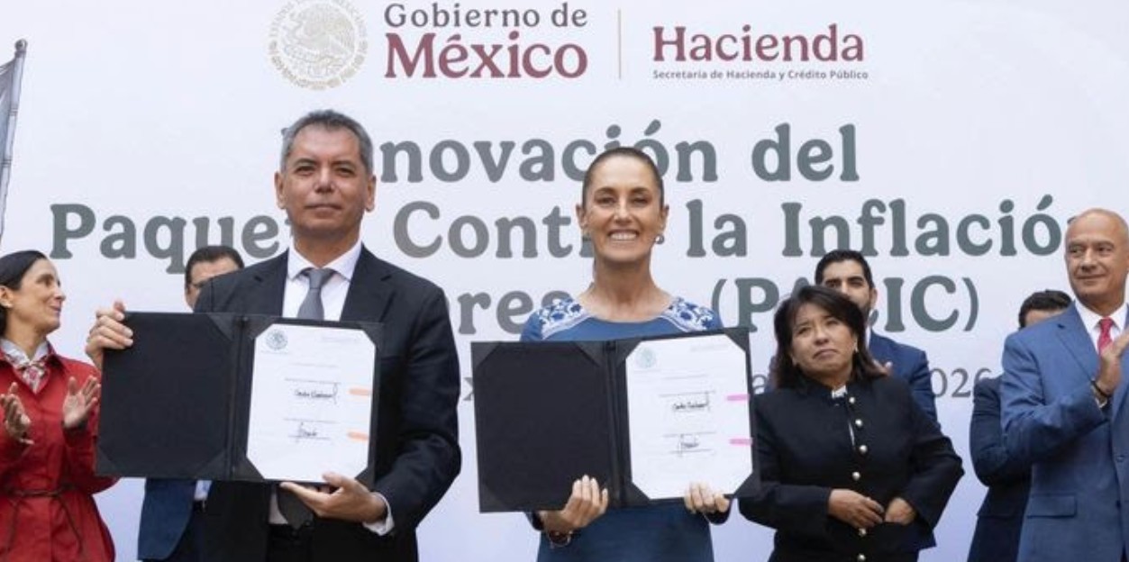 Claudia Sheinbaum firma acuerdo con empresas para mantener precio de la canasta básica