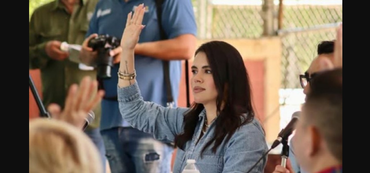 Ana Miriam Ramos en evento oficial