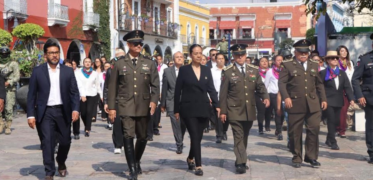 Desfile conmemorativo del 4 de mayo en Atlixco