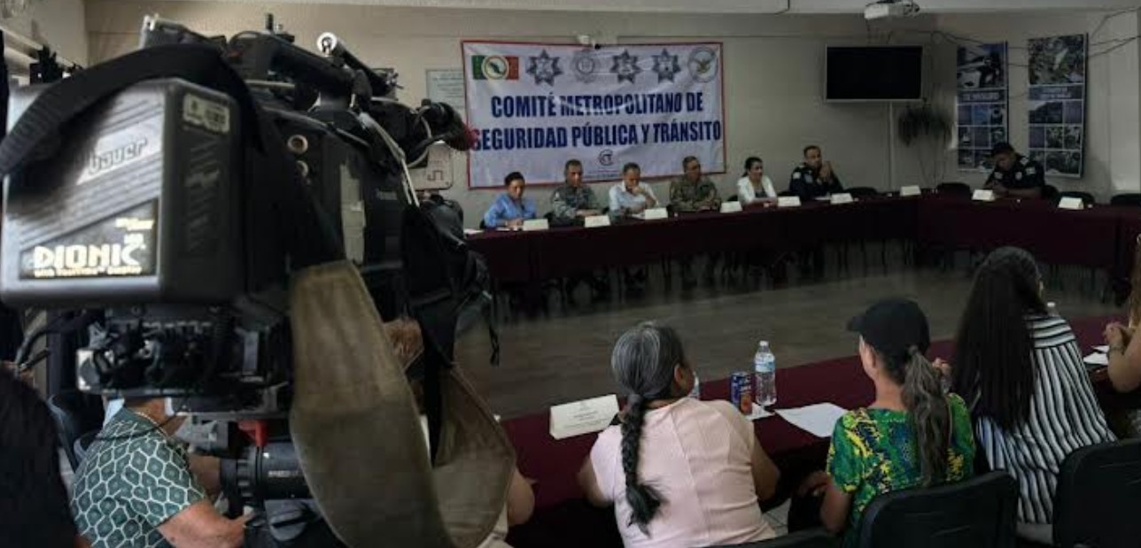 Reunión de vecinos y autoridades sobre seguridad en Tecamachalco