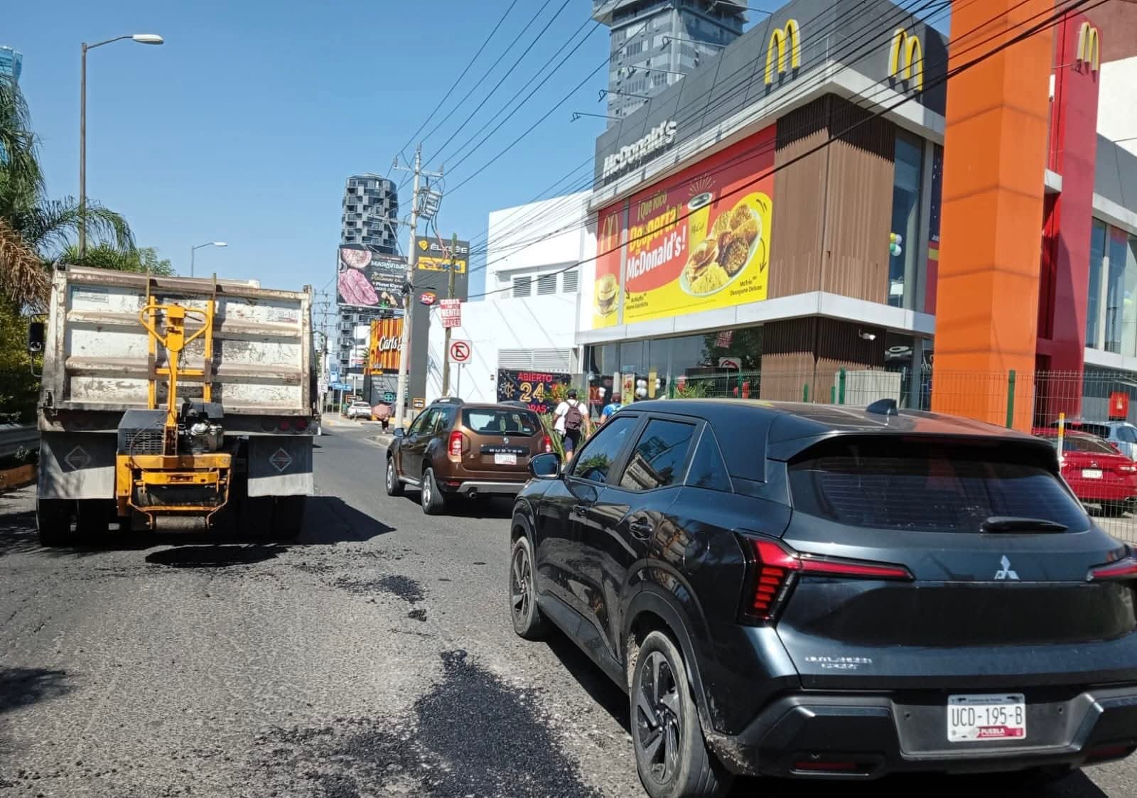 Jornadas de limpieza y mantenimiento urbano en Lomas de Angelópolis y Vía Atlixcáyotl