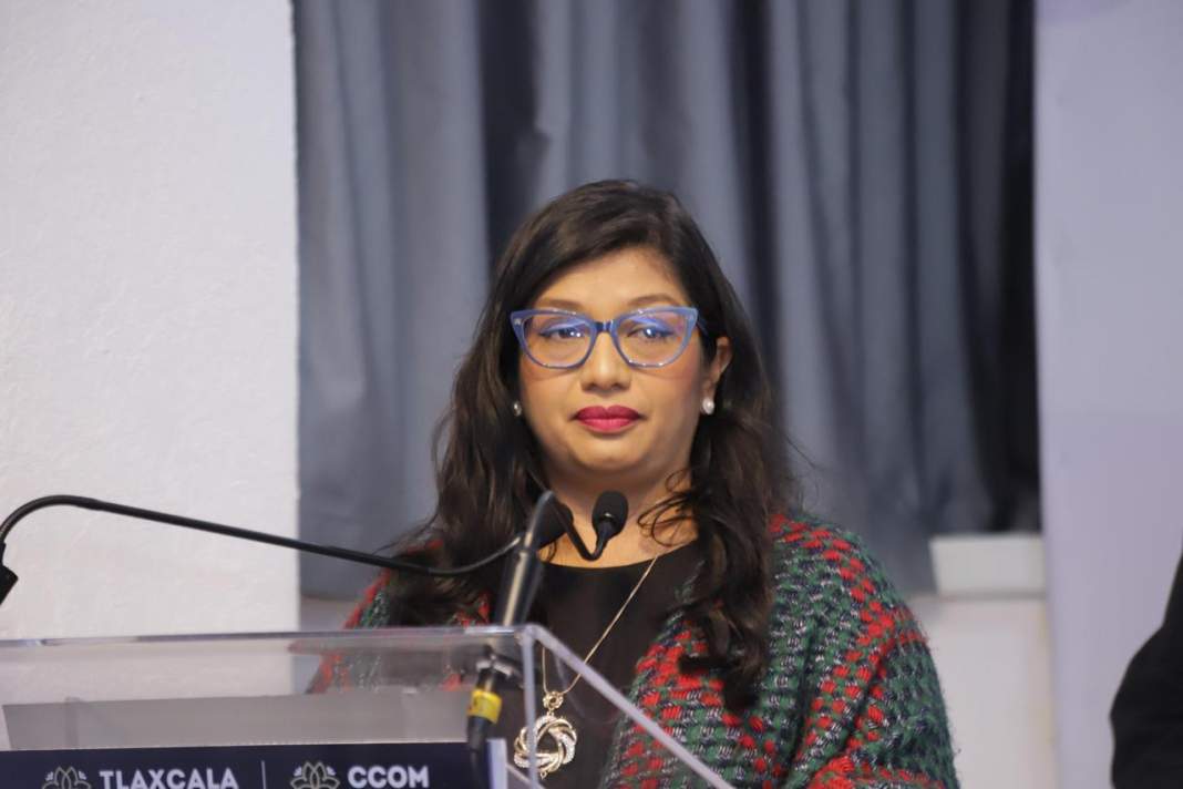 Funcionarios del gobierno de Tlaxcala durante anuncio de cambios administrativos