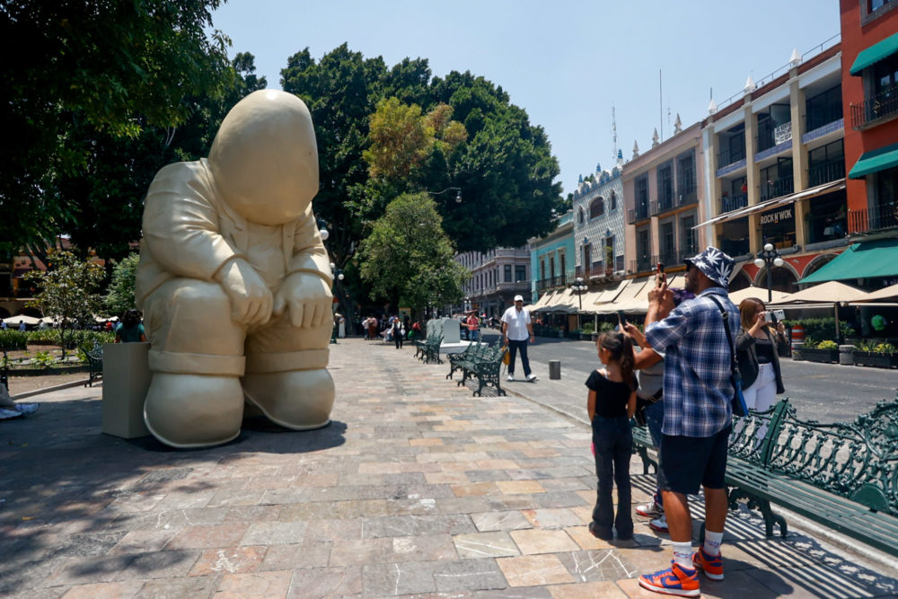 Palacio Municipal y Zócalo de Puebla albergan exposición de Rodrigo de la Sierra