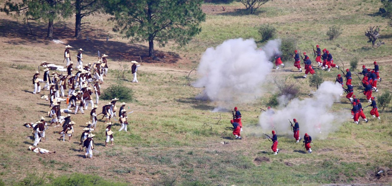 Escenificación militar de la Batalla de Puebla