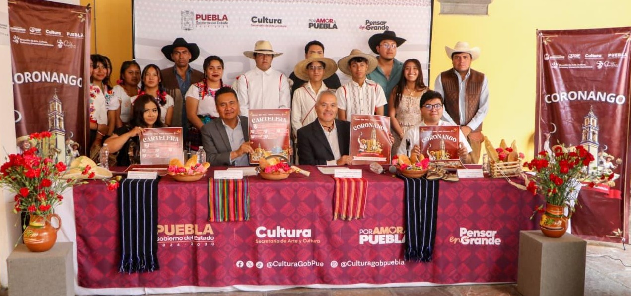 Danza tradicional durante festividades culturales en Coronango