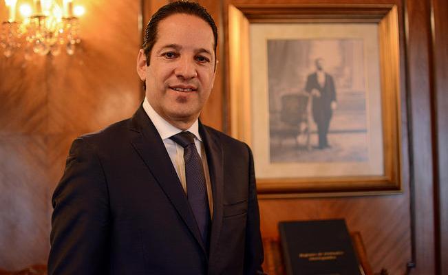 Dan de alta a gobernador de Querétaro, tras haber dado positivo a COVID-19