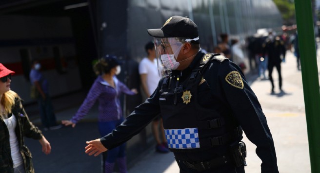 Policías de Nuevo León podrán suspender fiestas en casas