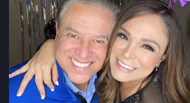 Trolleo nivel dios: Esposa pide a Mario Bezares consejos para el encierro; “tú que tienes experiencia”