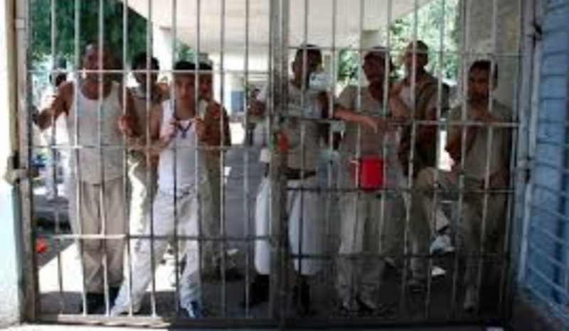 EDOMEX libera a 59 reos y coloca 1,835 brazaletes por COVID-19