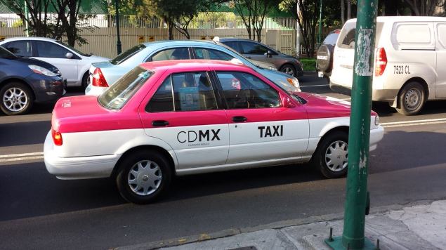 Habrá apoyo económico a taxistas de las grandes ciudades, anuncia AMLO