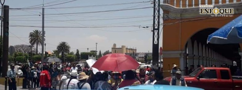 Se manifiestan pobladores para exigir agua potable en Acatzingo