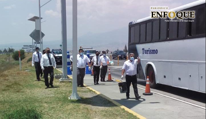 Transportistas protestan en la Amozoc-Perote, piden apoyo a Gobierno Federal