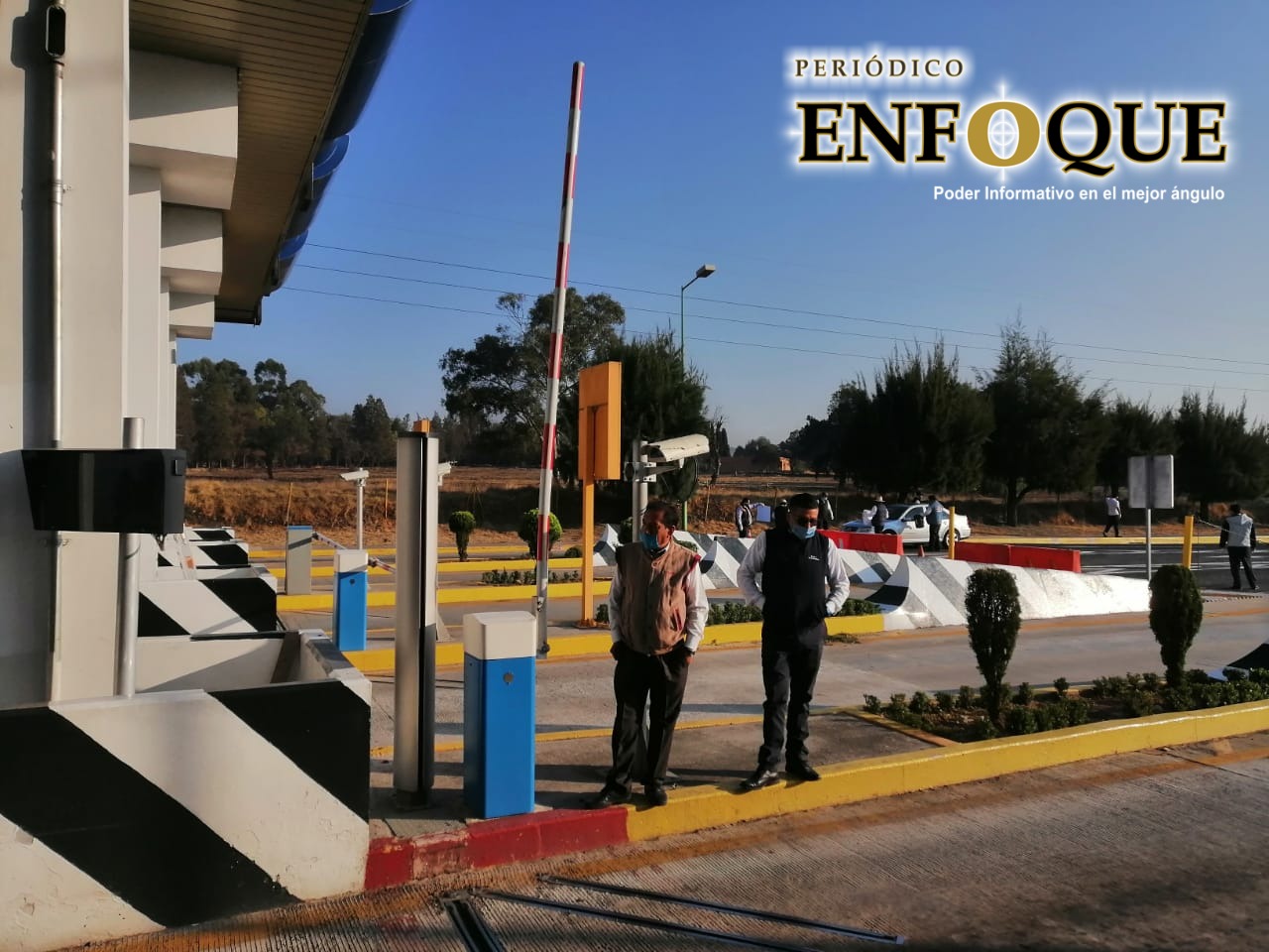 Demandan apoyos transportistas turísticos, en caseta de cobro de la Tlaxcala-Texmelucan