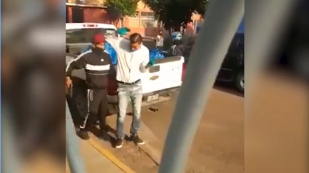 Sujetos armados atracan a empleados municipales que repartían despensas en Irapuato (Video)