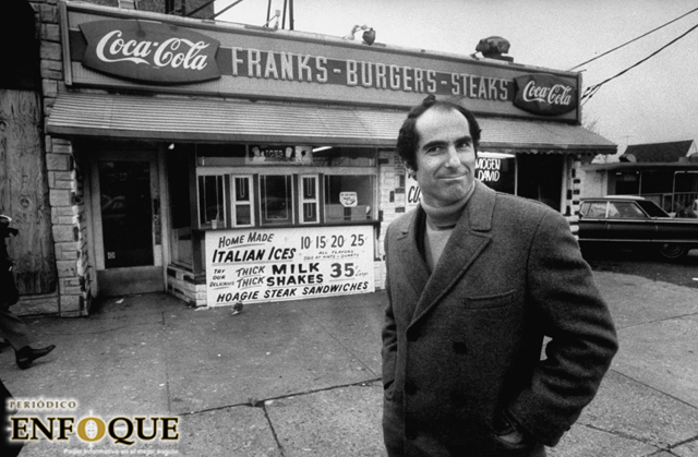 Philip Roth devuelve sus libros