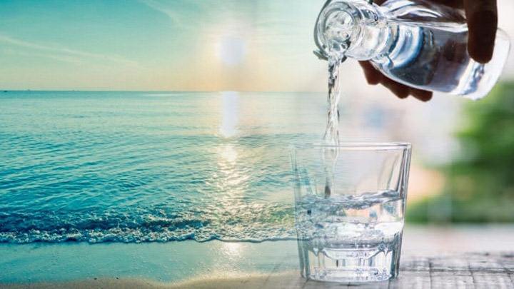 Científicos 'la rompen': purifican agua de mar en solo 30 minutos con luz solar