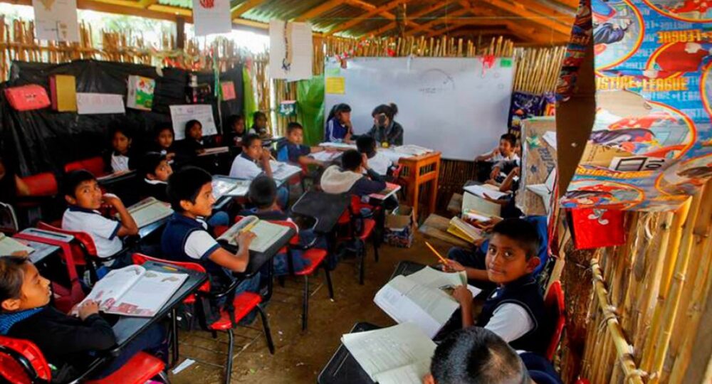 Las clases por TV están bien… a menos que seas un niño de Guerrero, Oaxaca y Chiapas