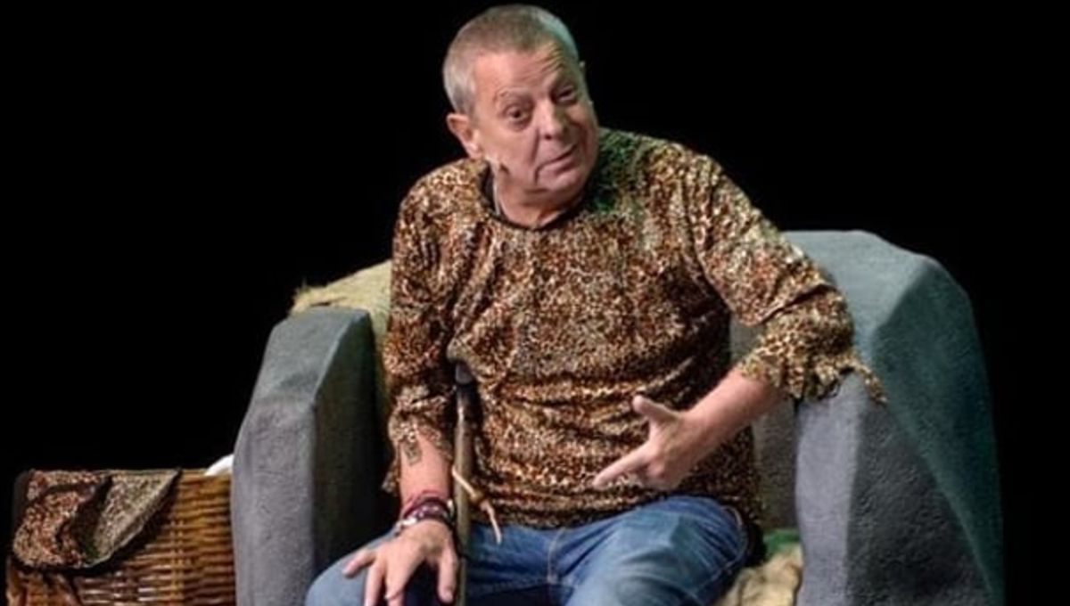 En silla de ruedas pero con gran actitud César Bono celebra en “HOY” 50 años de carrera