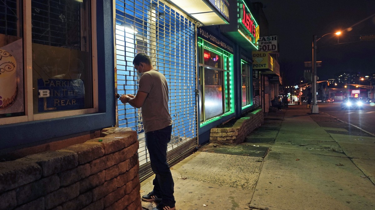 EU endurece medidas para contener el coronavirus tras Día de Acción de Gracias