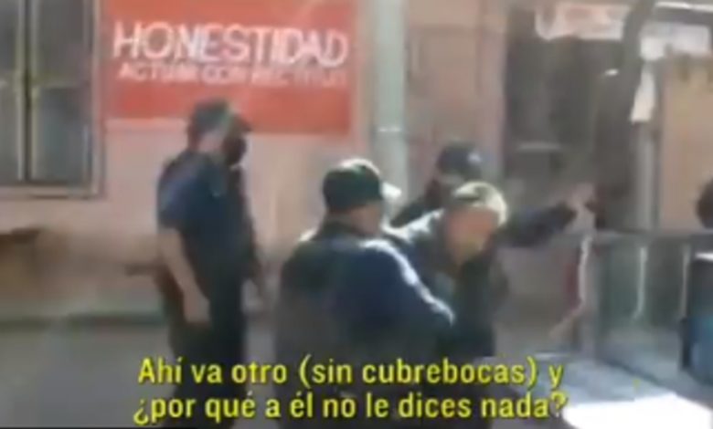 Así detienen policías a quienes se niegan a usar cubreboca en Oaxaca (Video)