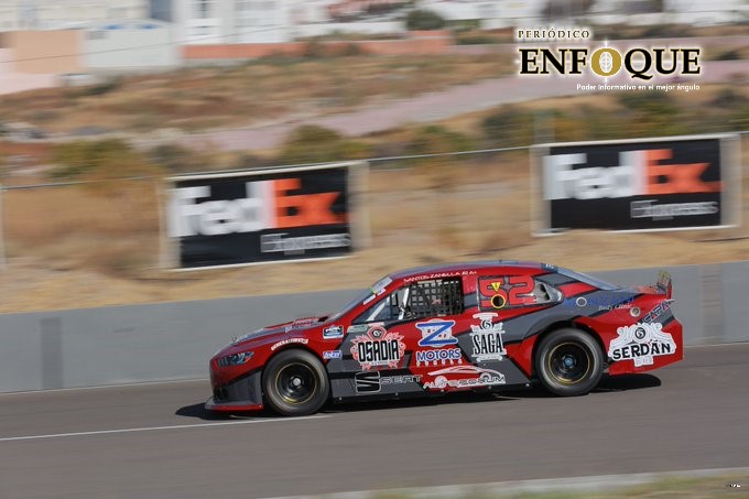 El poblano Santos Zanella recuperó lugares en la Nascar en Querétaro