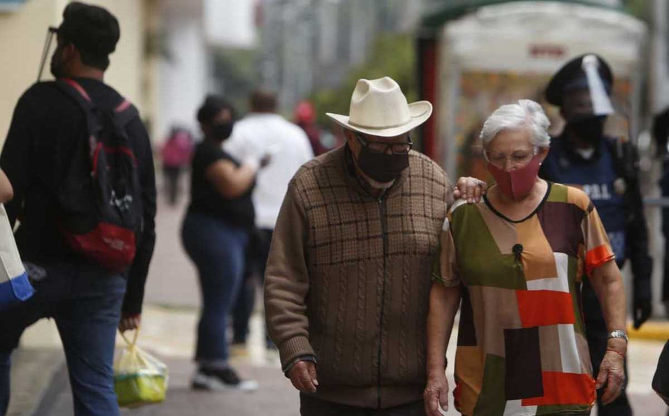 Mayores de 60 años, trabajadores de la Salud y Ejército, prioridad para vacuna COVID: Alcocer