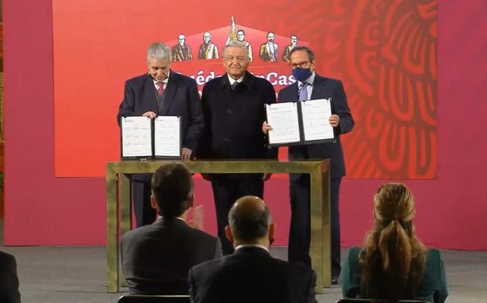 Empresas se comprometen con Gobierno y obreros a regularizar empleos en outsourcing