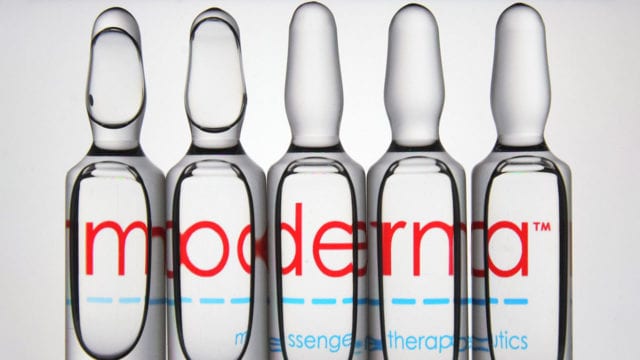 Vacuna COVID de Moderna es segura y eficaz en mayores de 18 años, asegura informe de la FDA