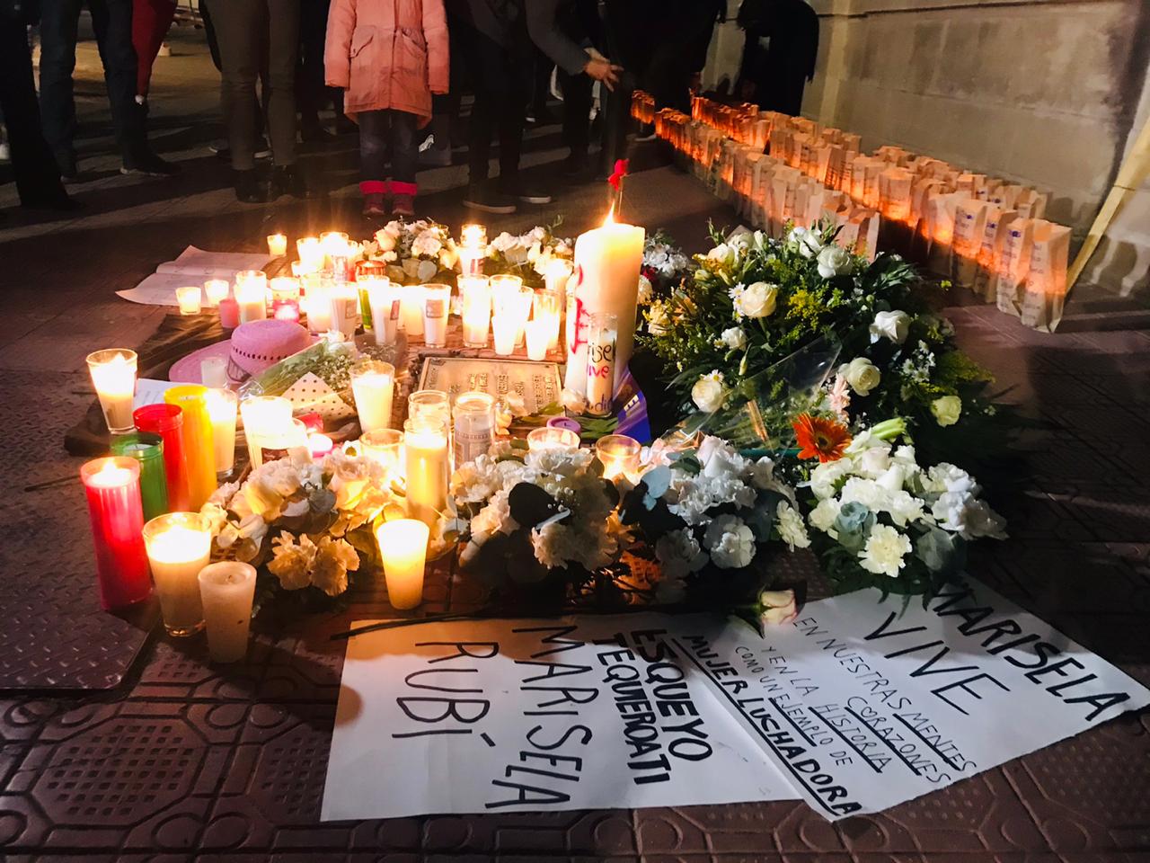 Miles de velas para Marisela Escobedo, la activista asesinada tras exigir justicia por el feminicidio de su hija