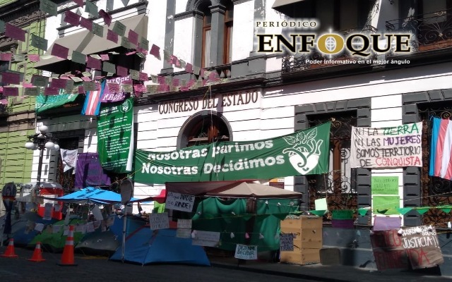 En un plazo de 48 horas, feministas levantarán toma del Congreso de Puebla