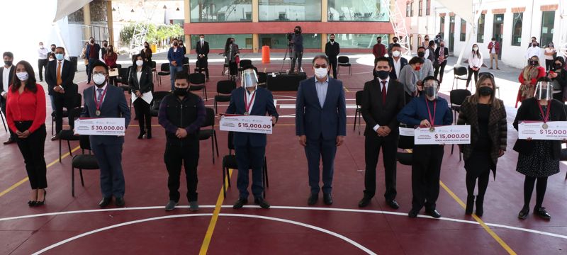 Entrega SEP reconocimientos de Premio Estatal de la Juventud “Vicente Suárez”