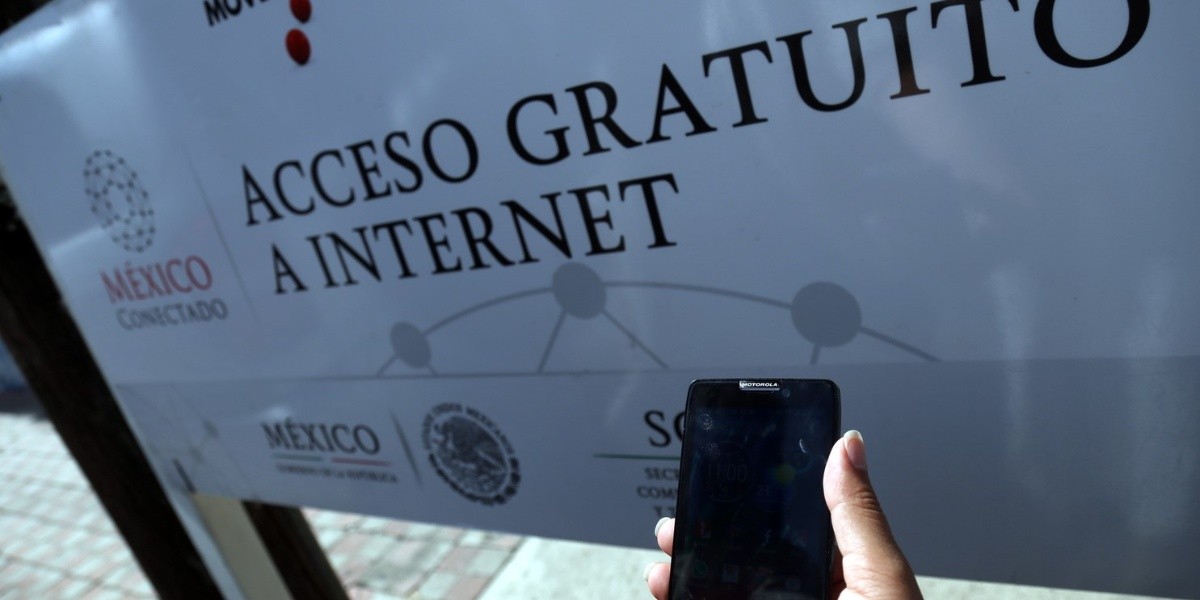 CFE invertirá 11,000 millones de pesos en cobertura de internet para lugares públicos en el país