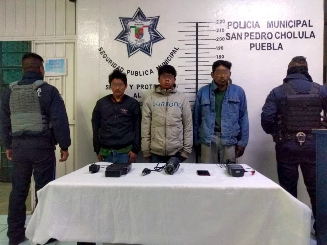 1 Recupera policía municipal de San Pedro Cholula unidad robada y con 60 mil litros de hidrocarburo
