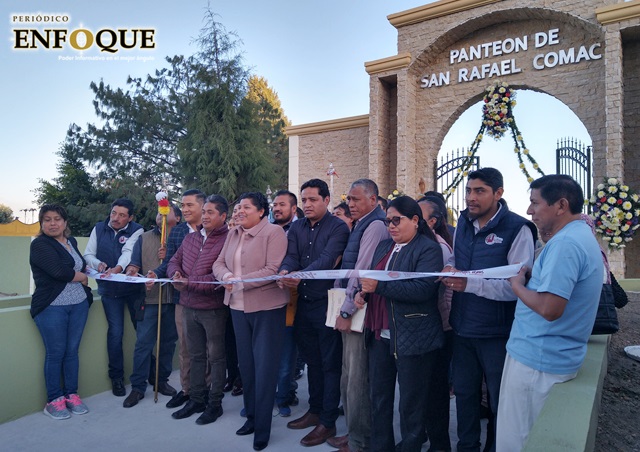 Entrega Karina Pérez Popoca rehabilitación del panteón de San Rafael Comac 