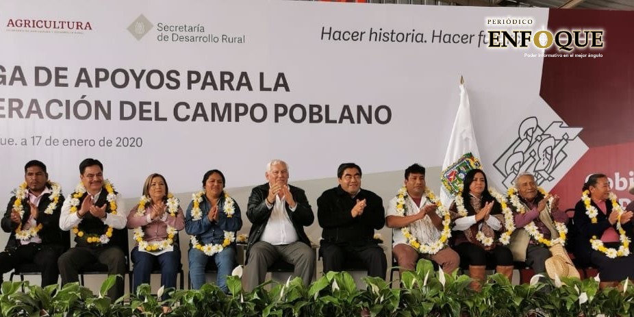 Entrega Barbosa apoyos para la recuperación del campo en Tecamachalco