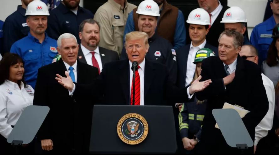 Terminamos con la 'pesadilla' del TLCAN, dice Trump al firmar el T-MEC